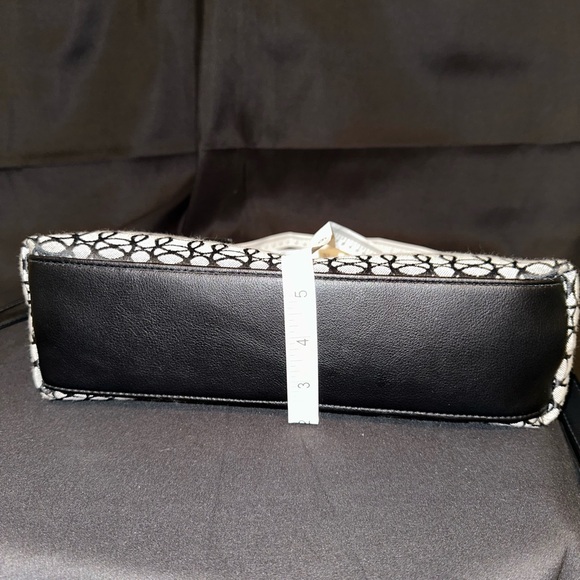 Hallie Crossbody Handbag in Black/Beige Jacquard - Picture 8 of 9